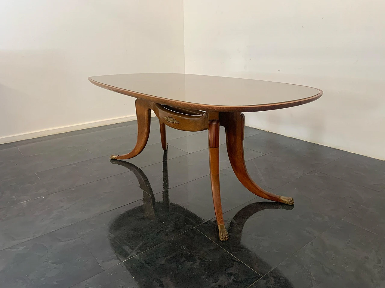 Tavolo con gambe a sciabola di Paolo Buffa, anni '50 5