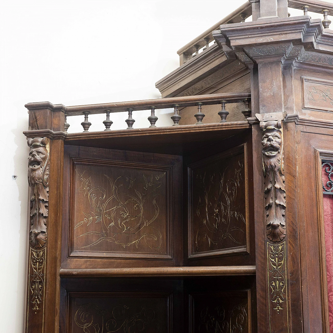 Renaissance style solid wood notched sideboard, late 19th century 4
