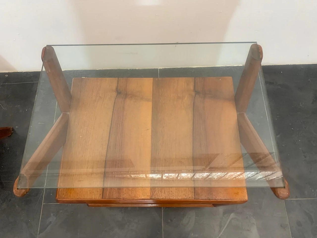 Coppia di comodini in palissandro e vetro, anni '60 6