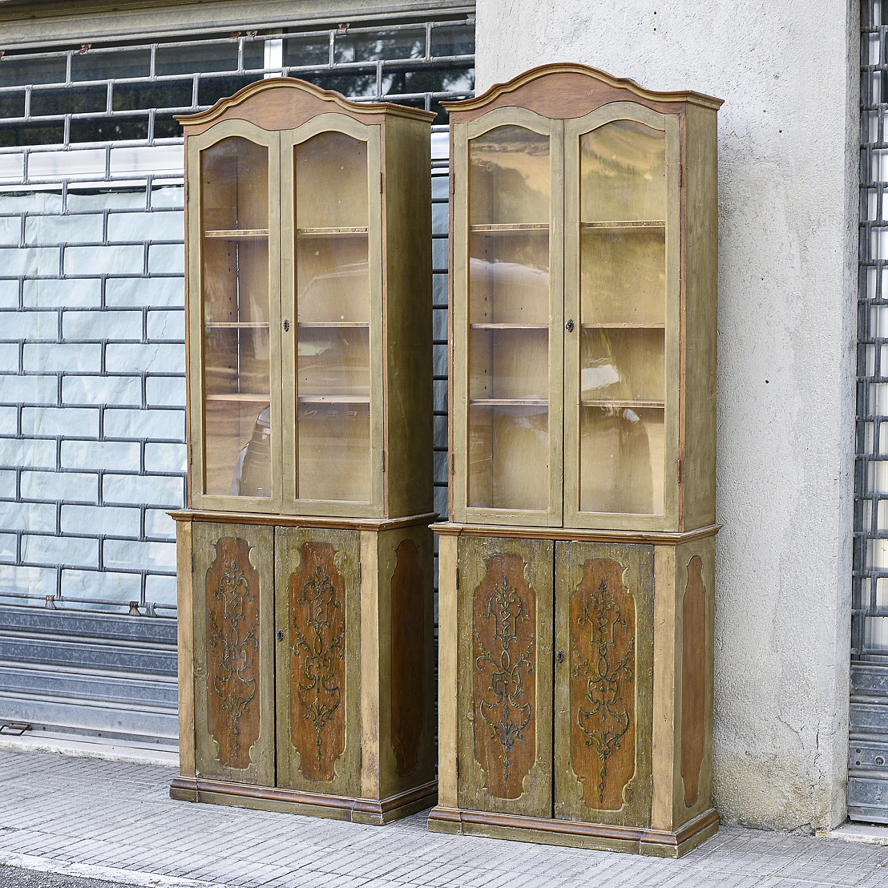Pair of Neoclassical style lacquered wood display cabinets, 1960s 2