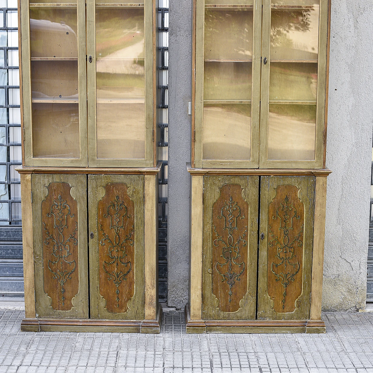 Pair of Neoclassical style lacquered wood display cabinets, 1960s 6
