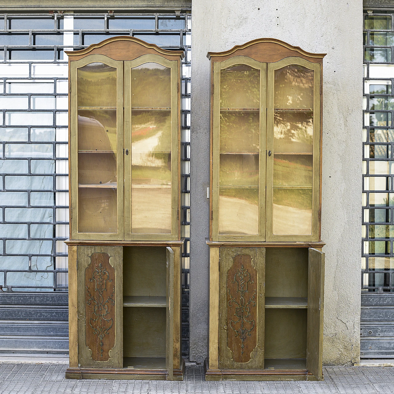 Pair of Neoclassical style lacquered wood display cabinets, 1960s 8