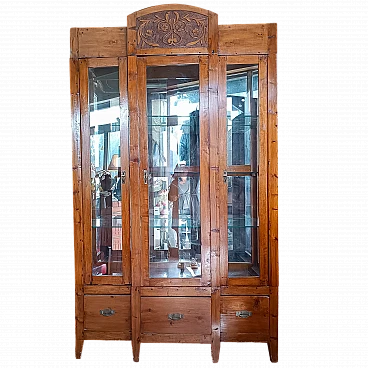 Wood display cabinet with mirrored inside, 19th century