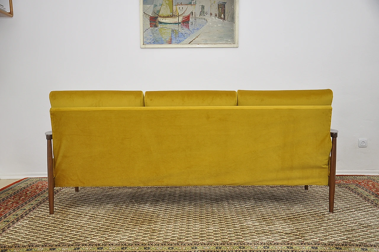 Divano letto pieghevole in faggio e velluto giallo, anni '60 5
