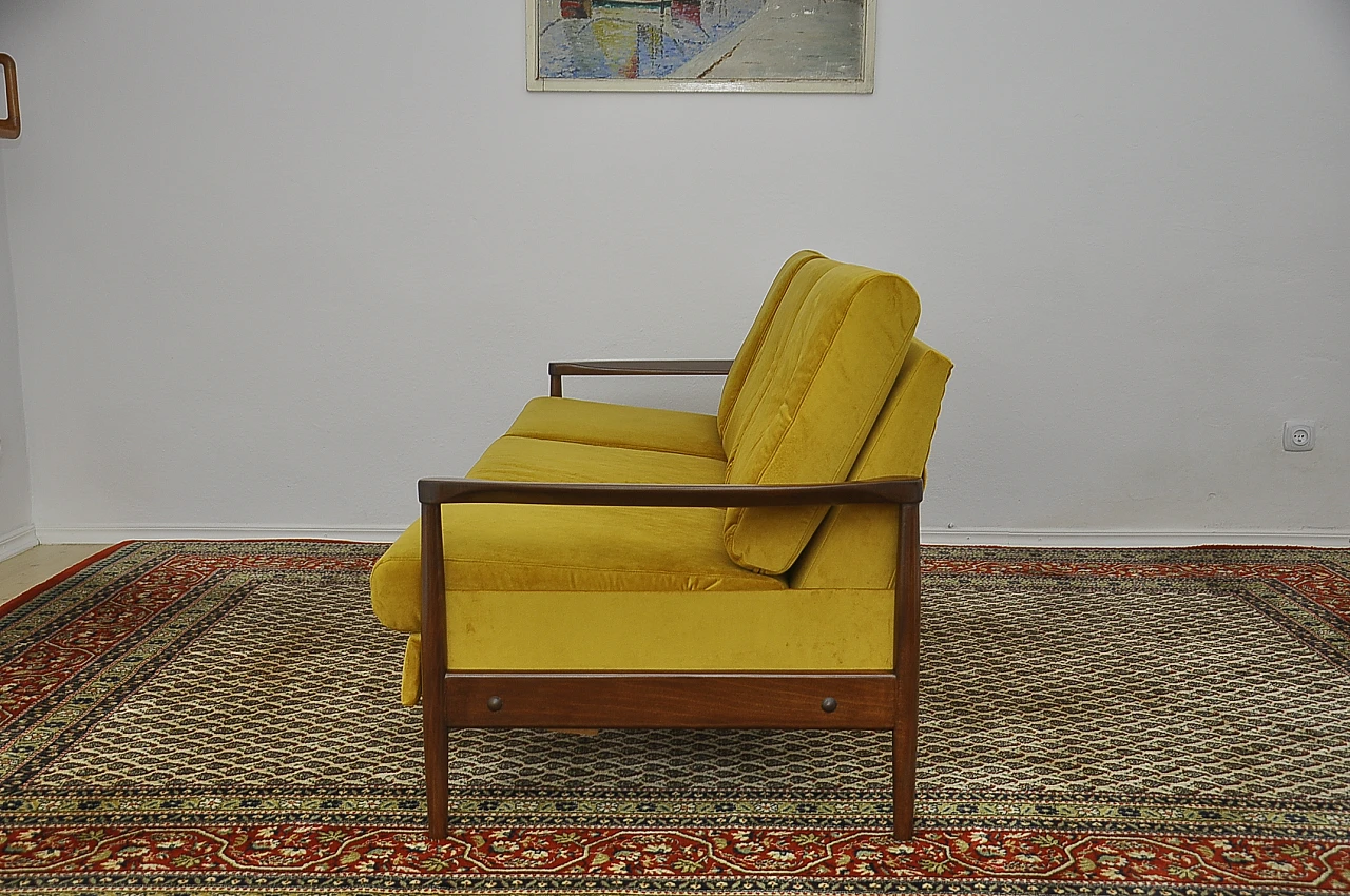 Divano letto pieghevole in faggio e velluto giallo, anni '60 6