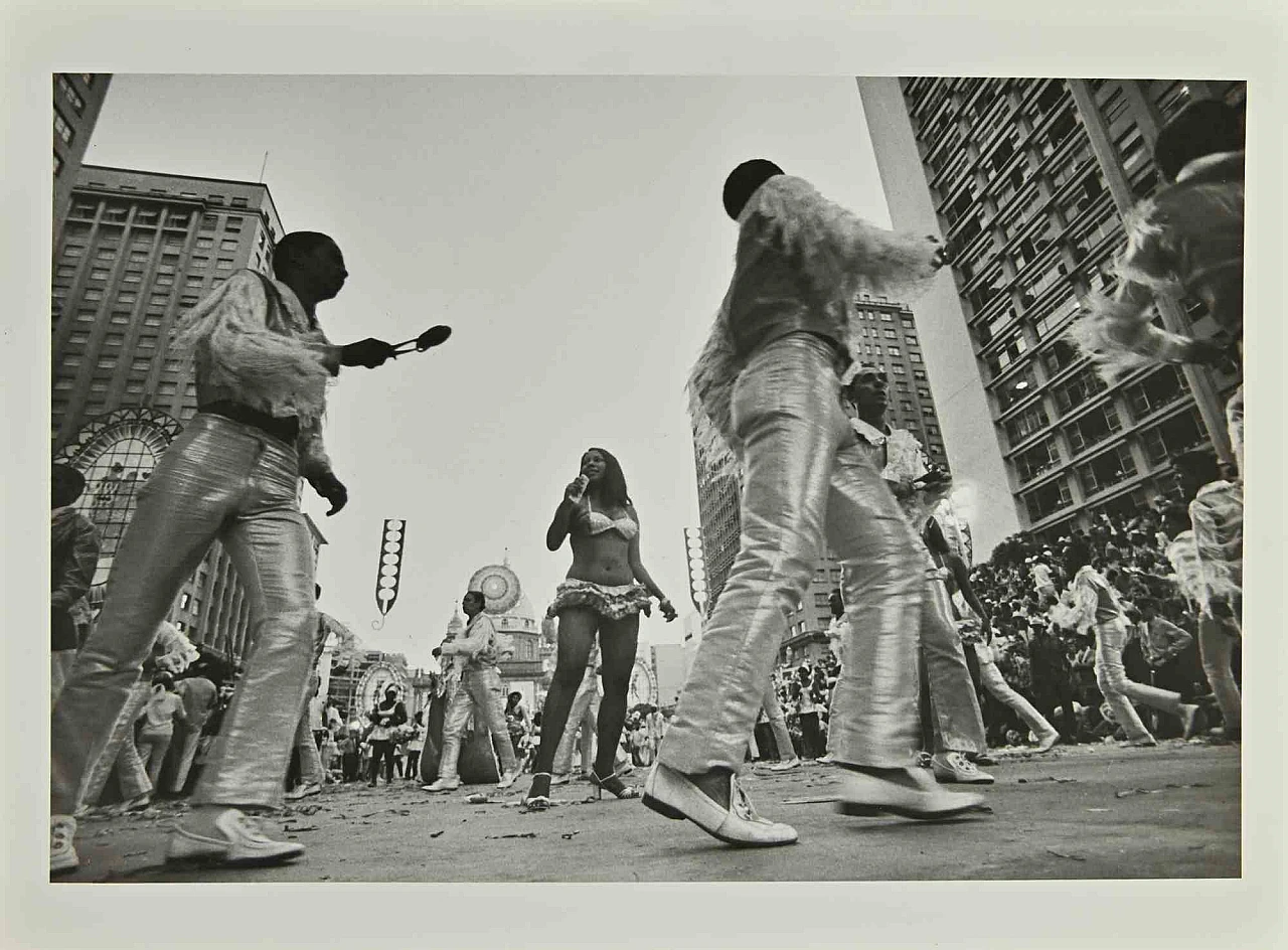 Street Festival - Vintage b/w Photo   1960s-1970s 1
