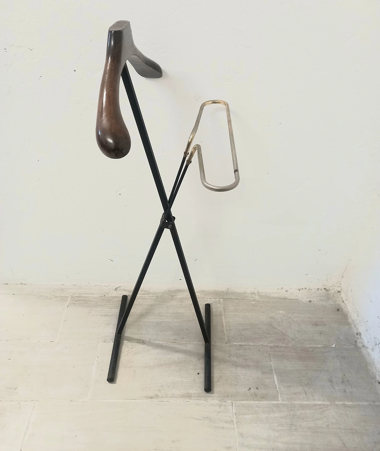 Beech and metal valet stand attributed to Fratelli Reguitti, 1960s 6