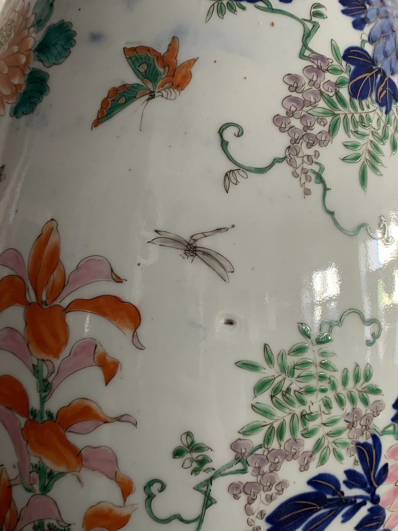 Oriental porcelain vase with floral motif, 1950s 4