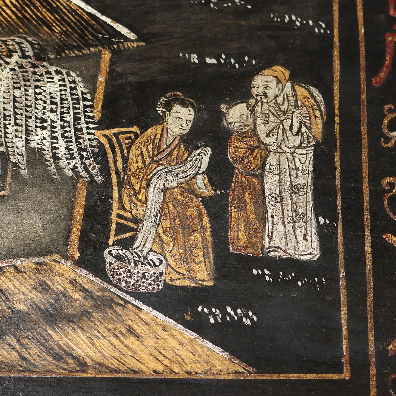 Baule in cuoio laccato e dipinto con motivi orientali 8