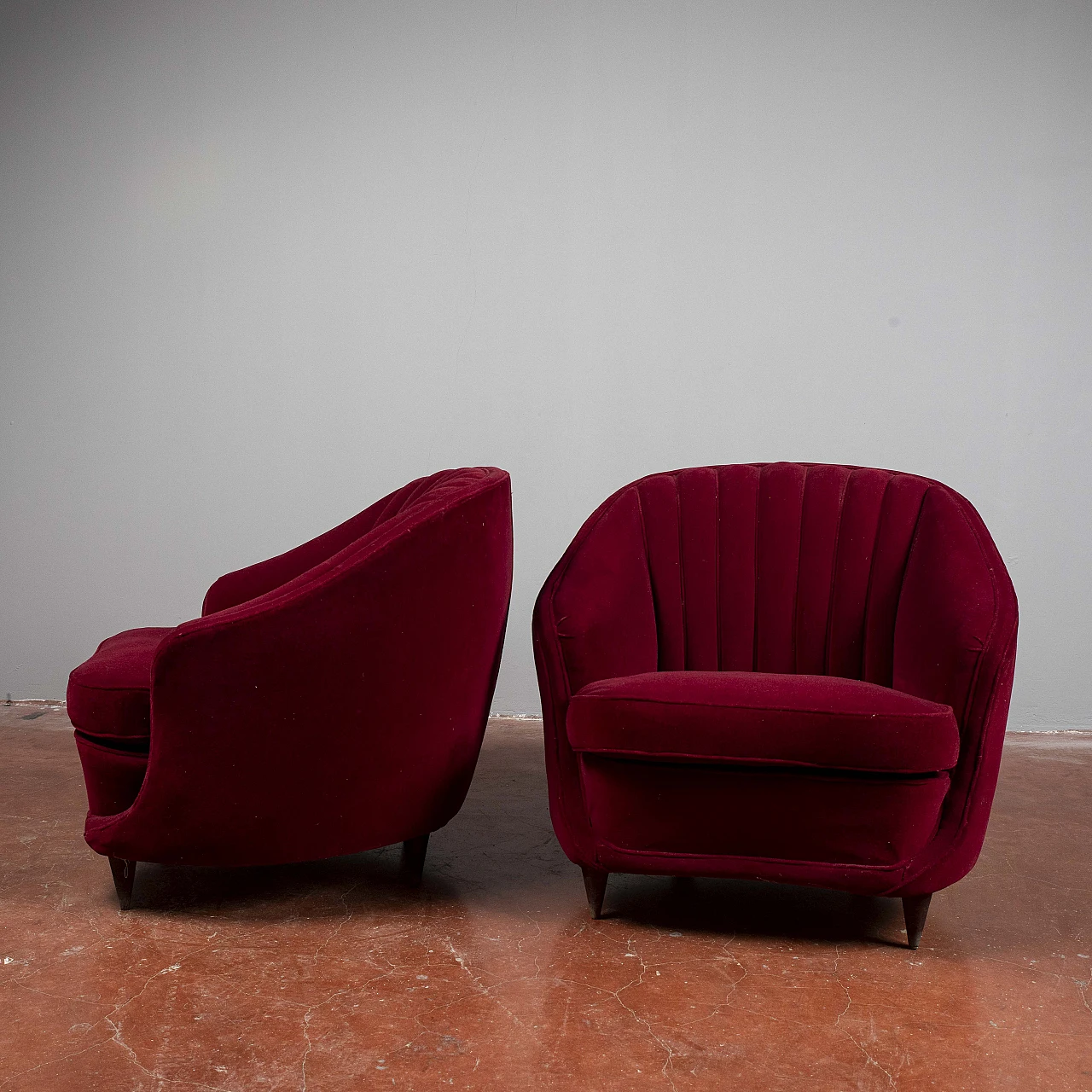 Pair of velvet armchairs in the style of Gio Ponti, 1940s 2