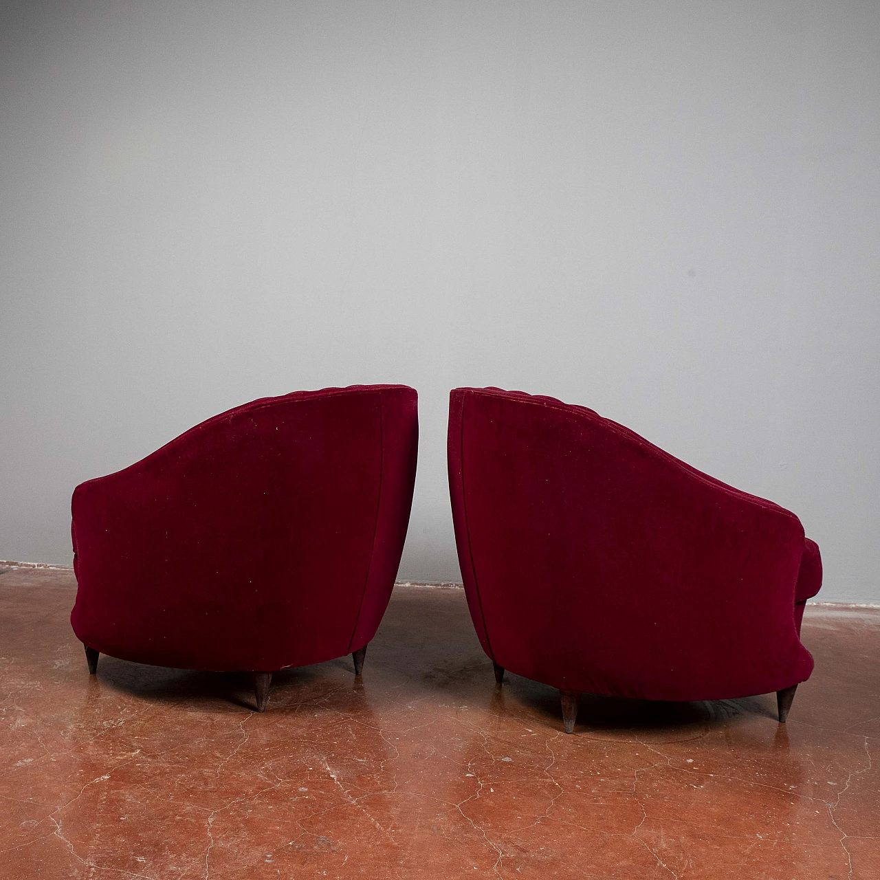 Pair of velvet armchairs in the style of Gio Ponti, 1940s 4