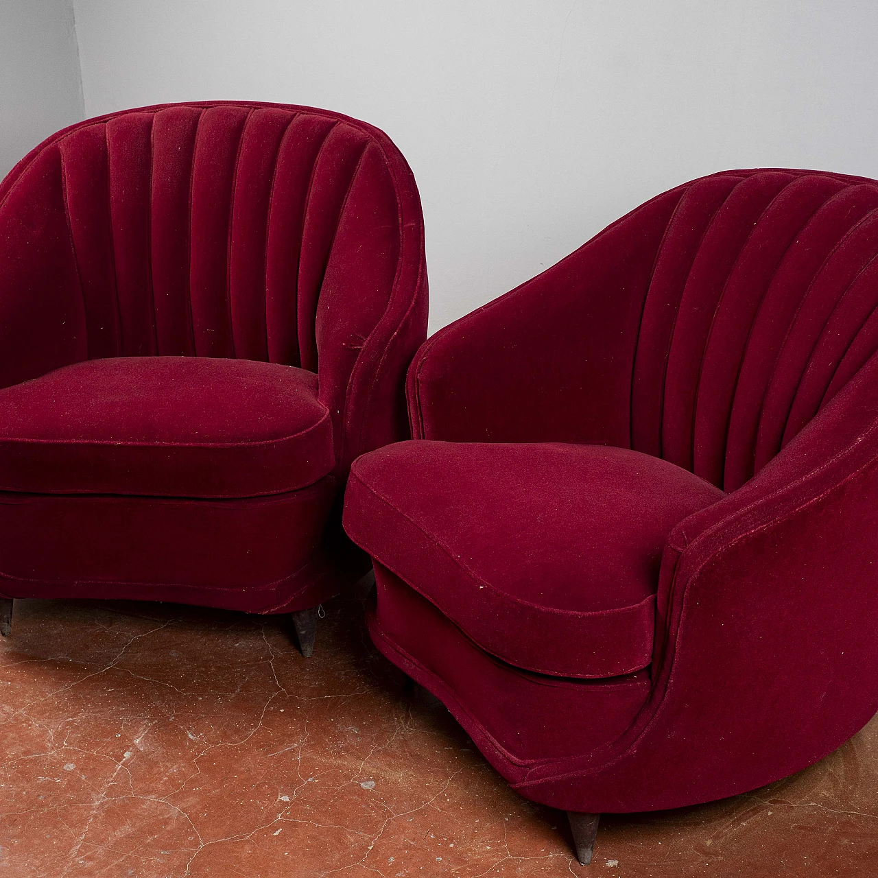 Pair of velvet armchairs in the style of Gio Ponti, 1940s 6