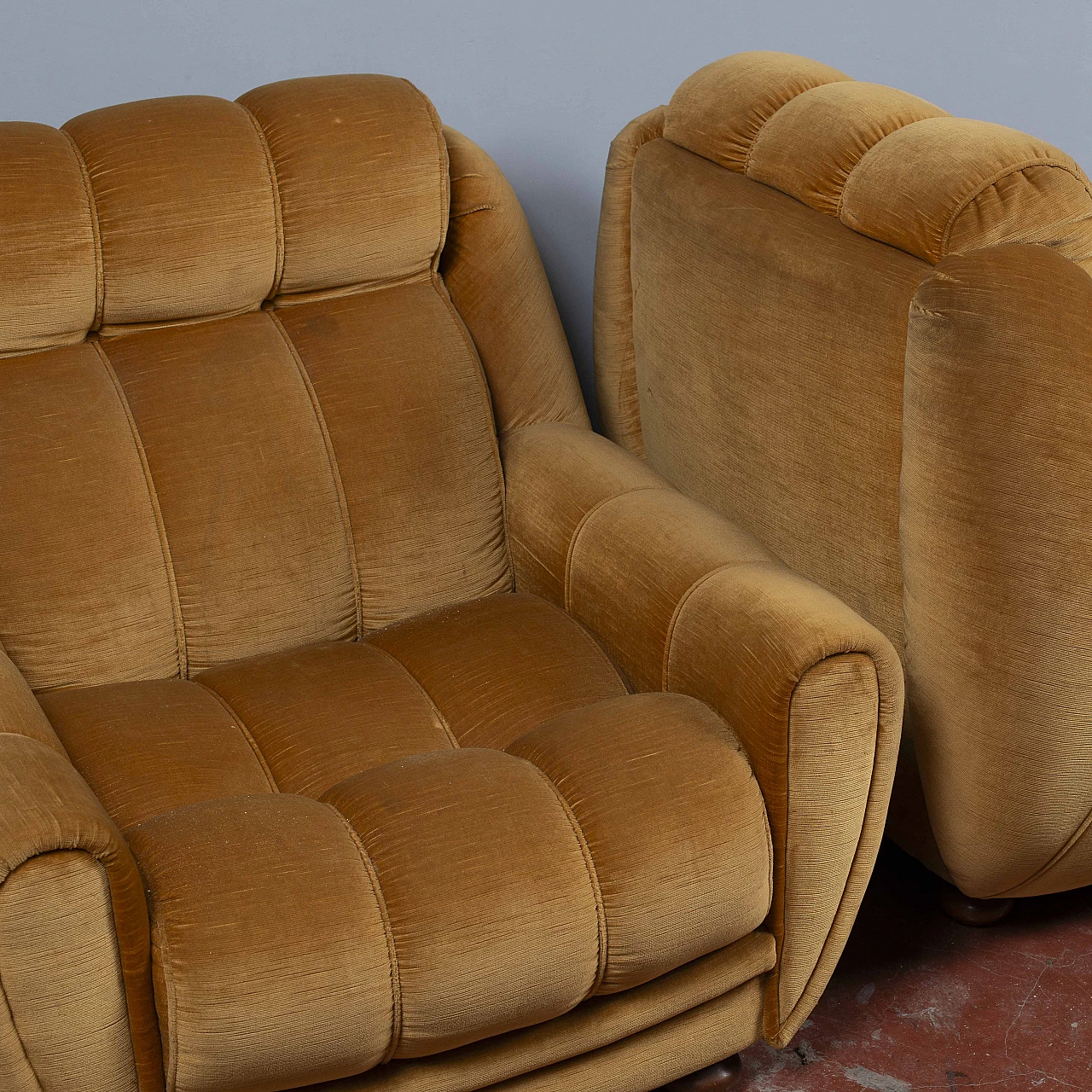 Pair of beige velvet armchairs, 1950s 8