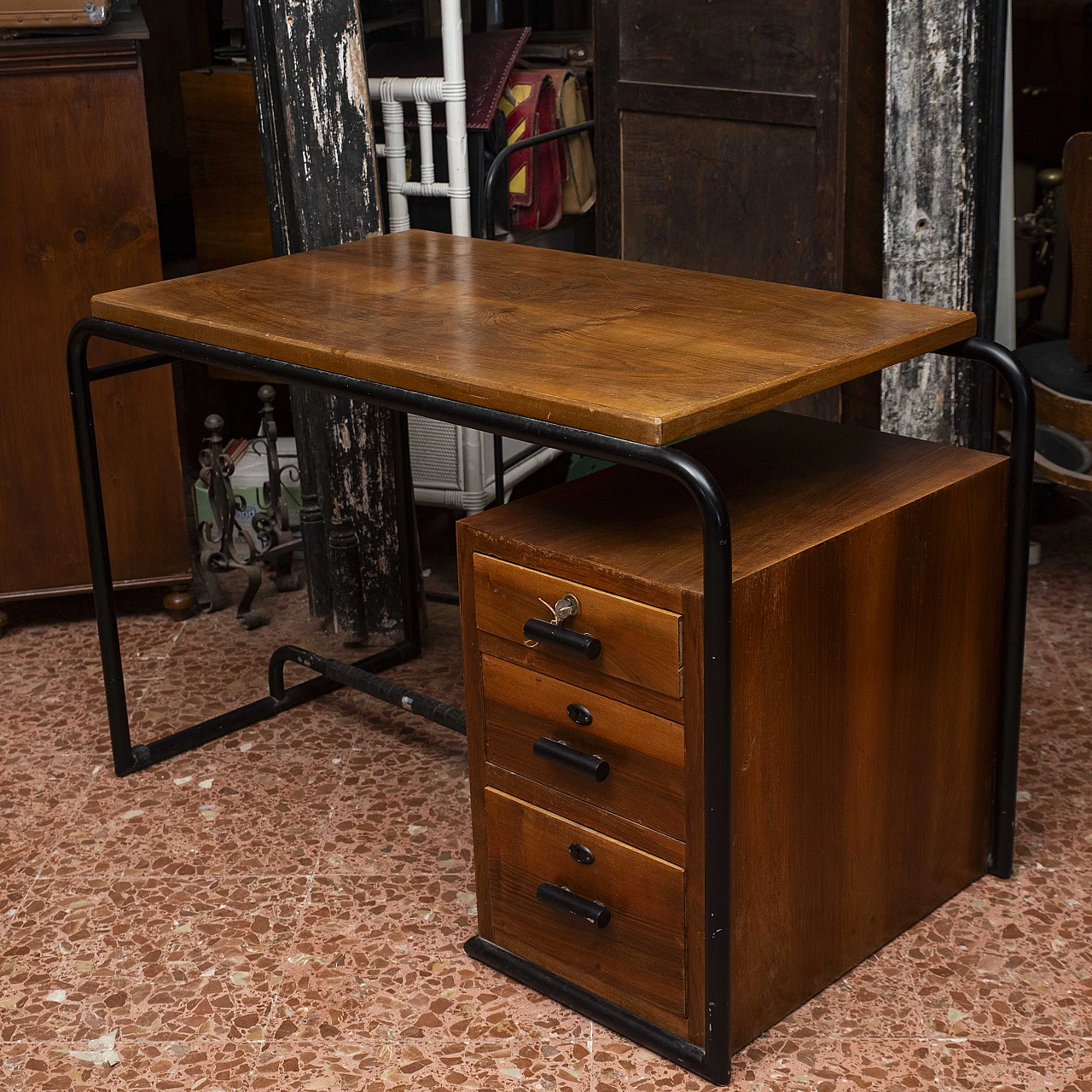 Metal and wood desk in the style of Giuseppe Pagano, 1940s 5