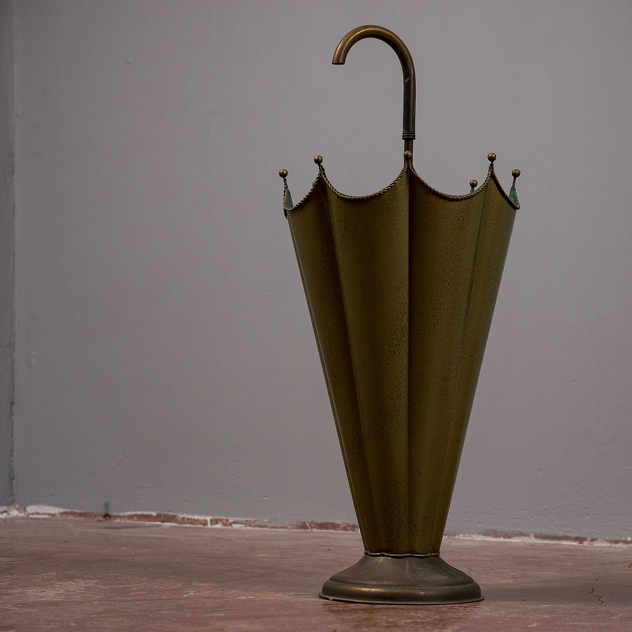 Portaombrelli a forma di ombrello in metallo bicolore, anni '50 6