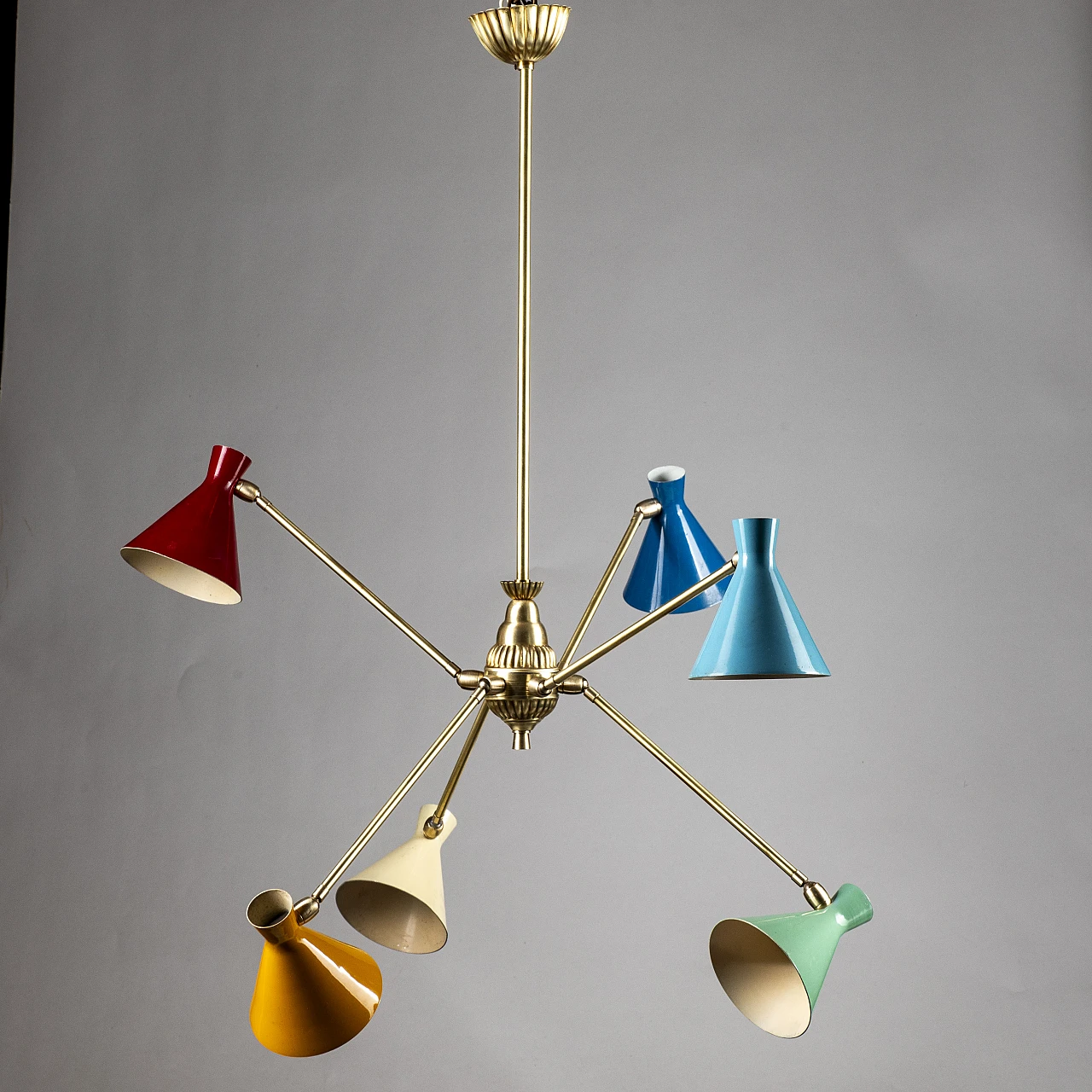 Lampadario in ottone e latta multicolore di Stilnovo, anni '50 3