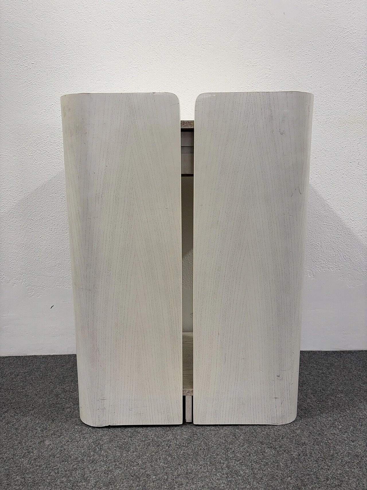 Mobiletto in legno bianco di Carlo De Carli per FIARM, anni '60 10