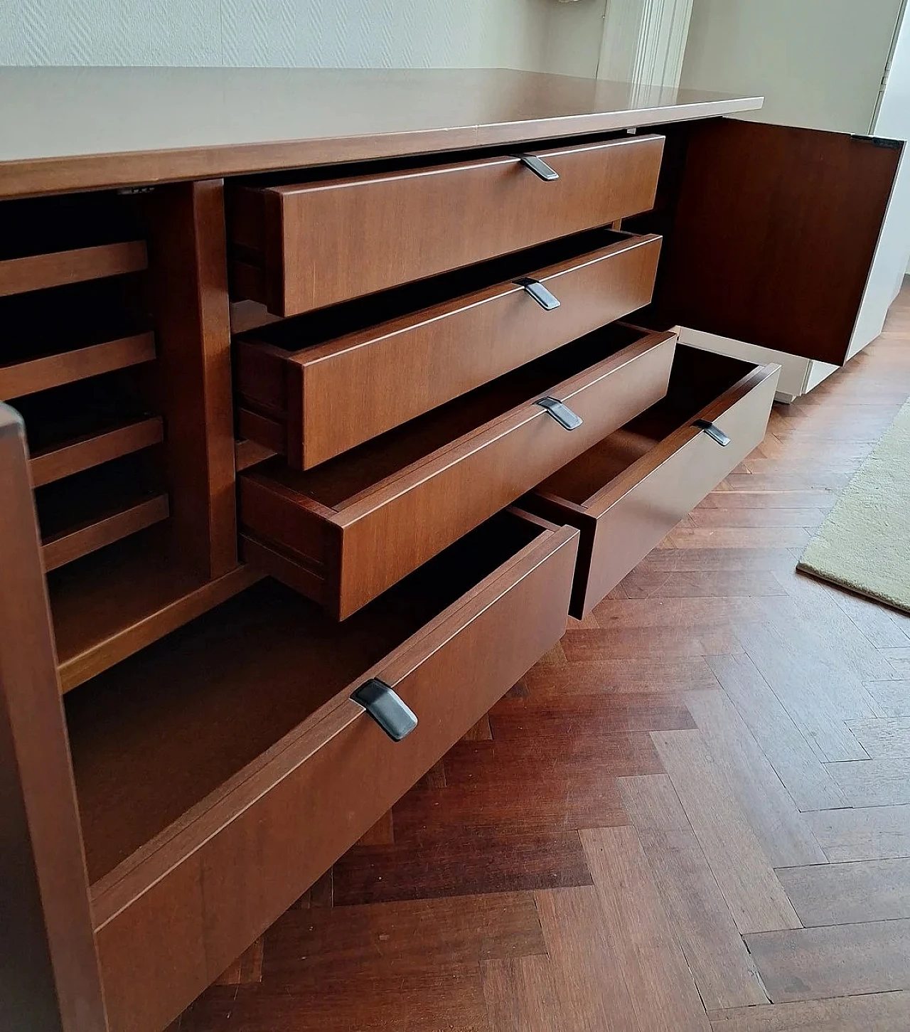 Tanganika walnut sideboard by Giorgetti, 1990s 7