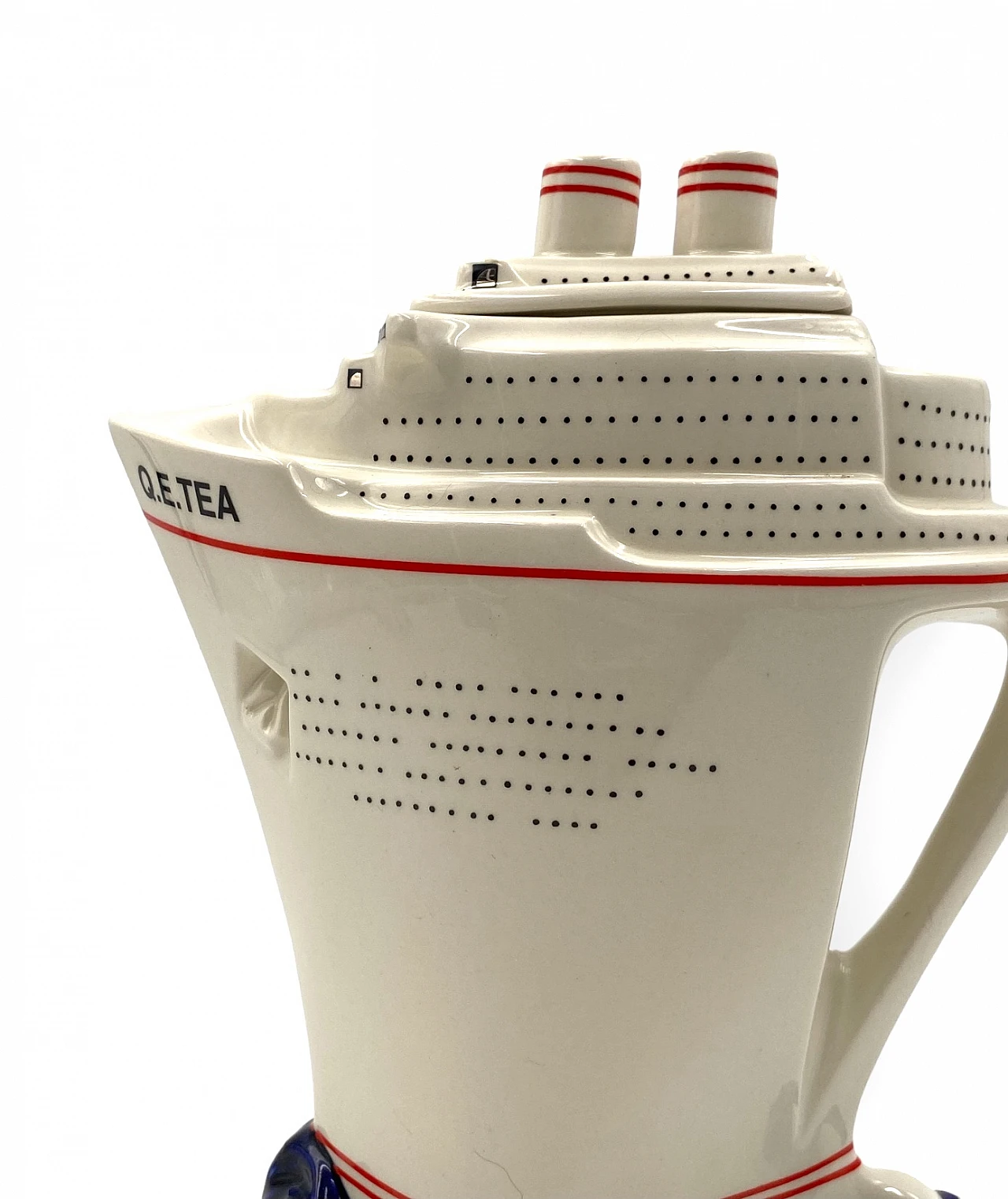 Queen Elizabeth II cruise ship teapot by Paul Cardew 11