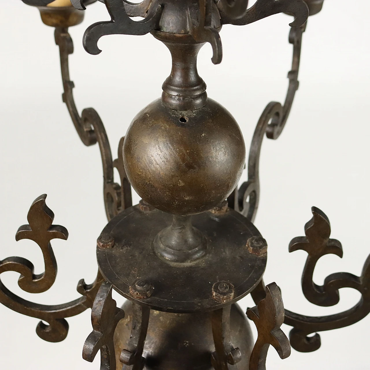 6-Light bronze chandelier with wavy arms, 18th century 7