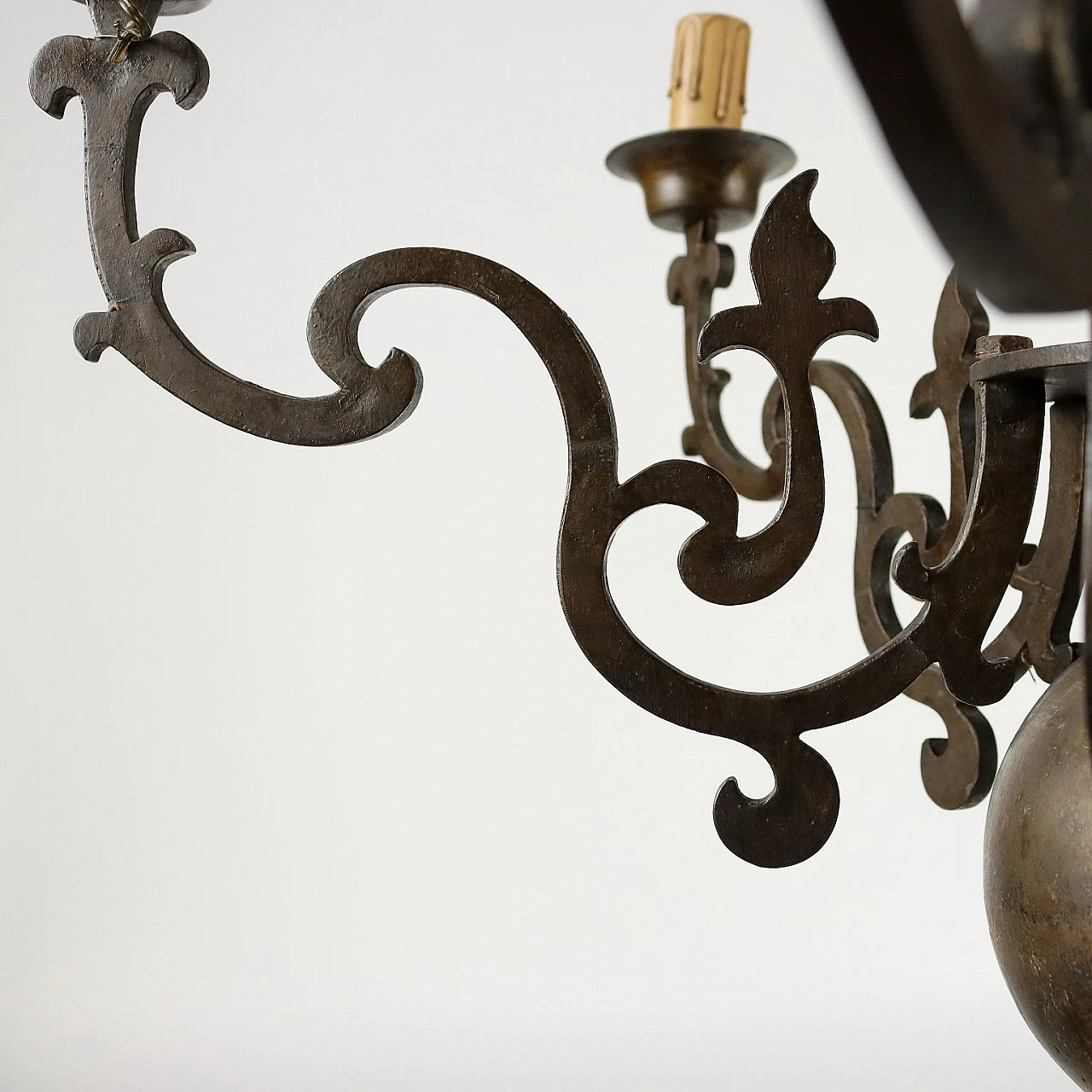 6-Light bronze chandelier with wavy arms, 18th century 8