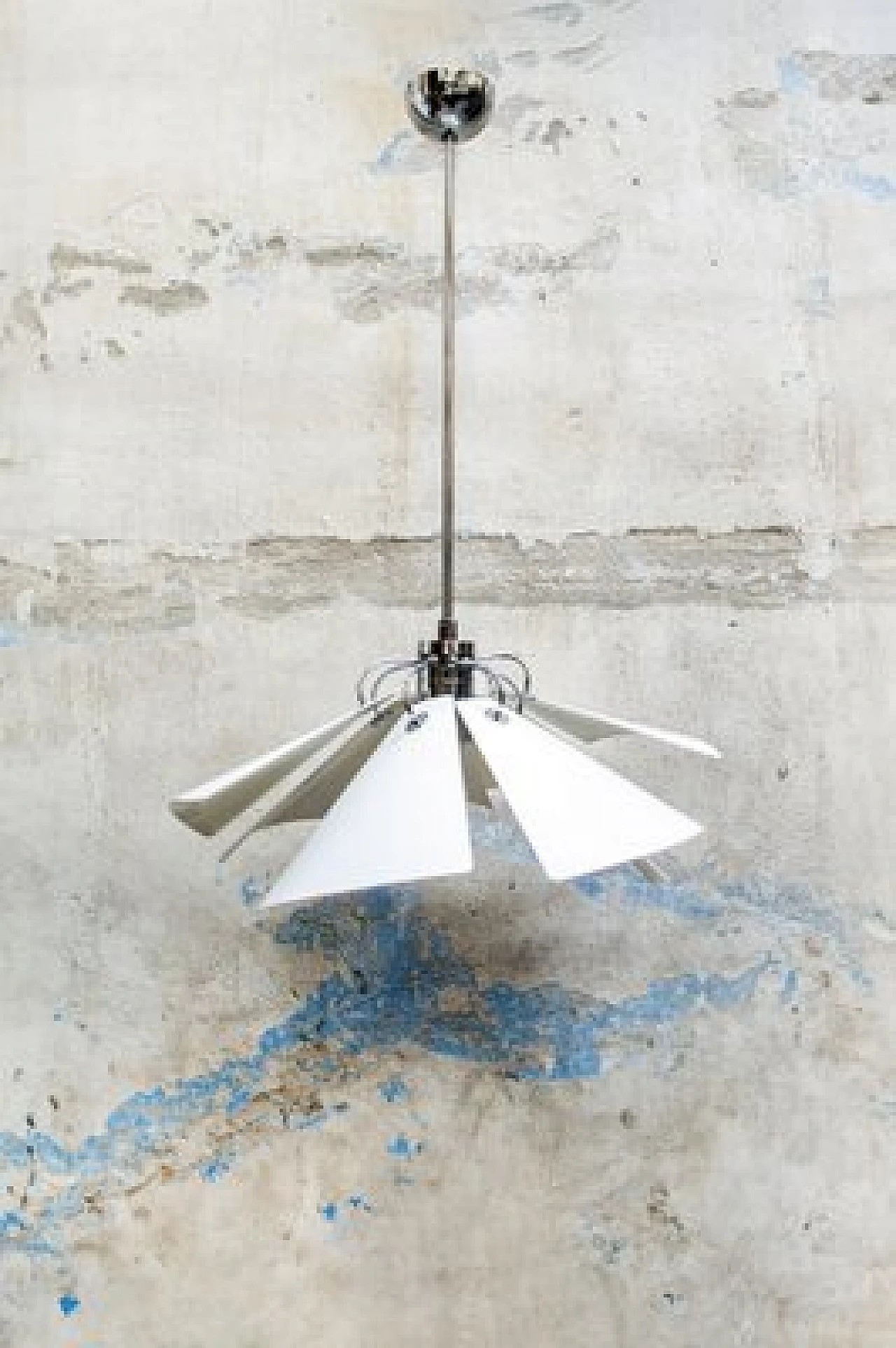 Space Age chromed and white lacquered metal chandelier, 1970s 1