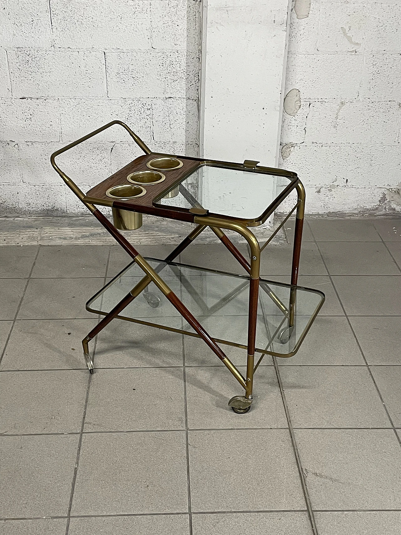 Bar cart in glass, wood and brass, 1950s 2