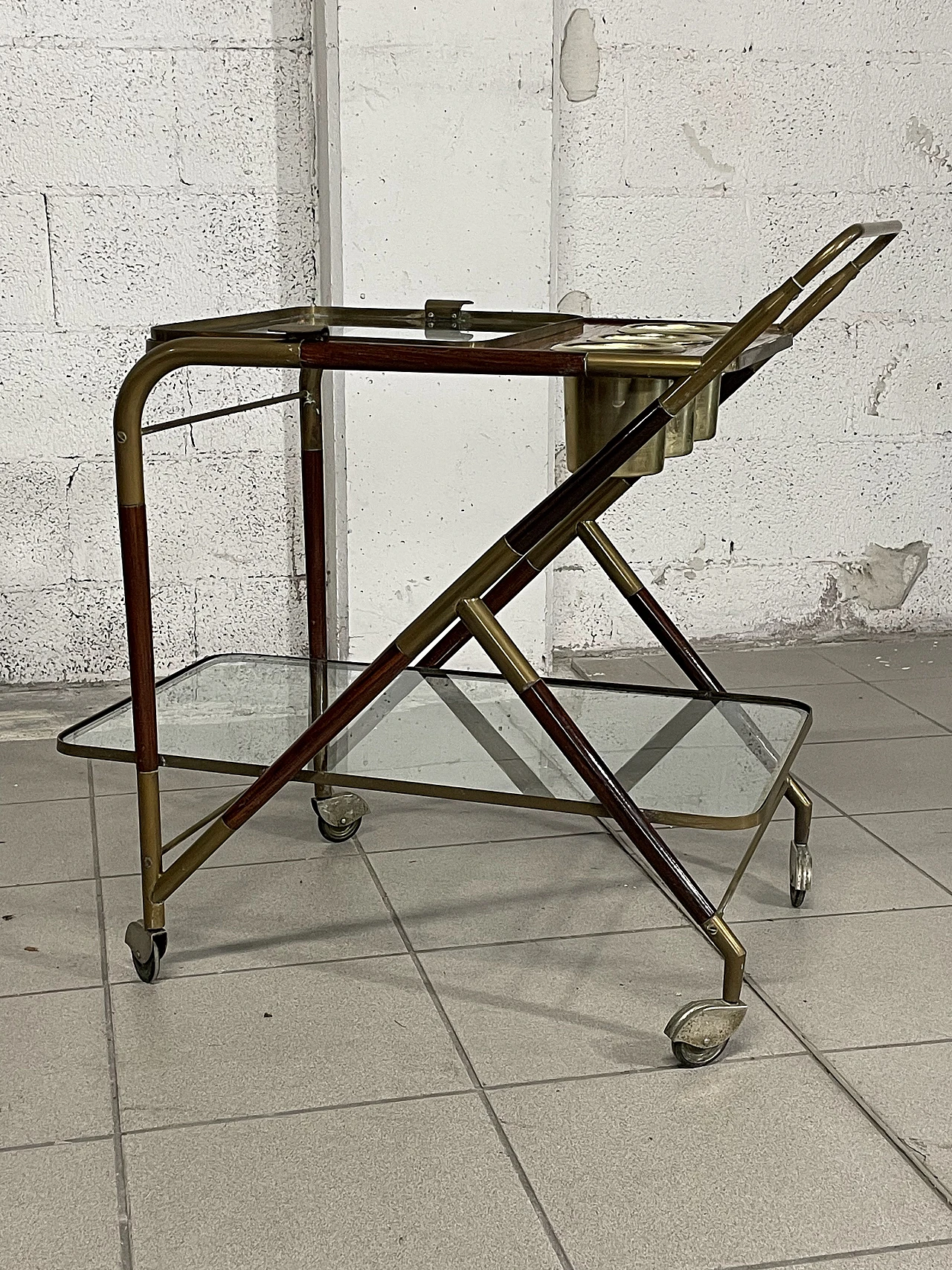 Bar cart in glass, wood and brass, 1950s 5