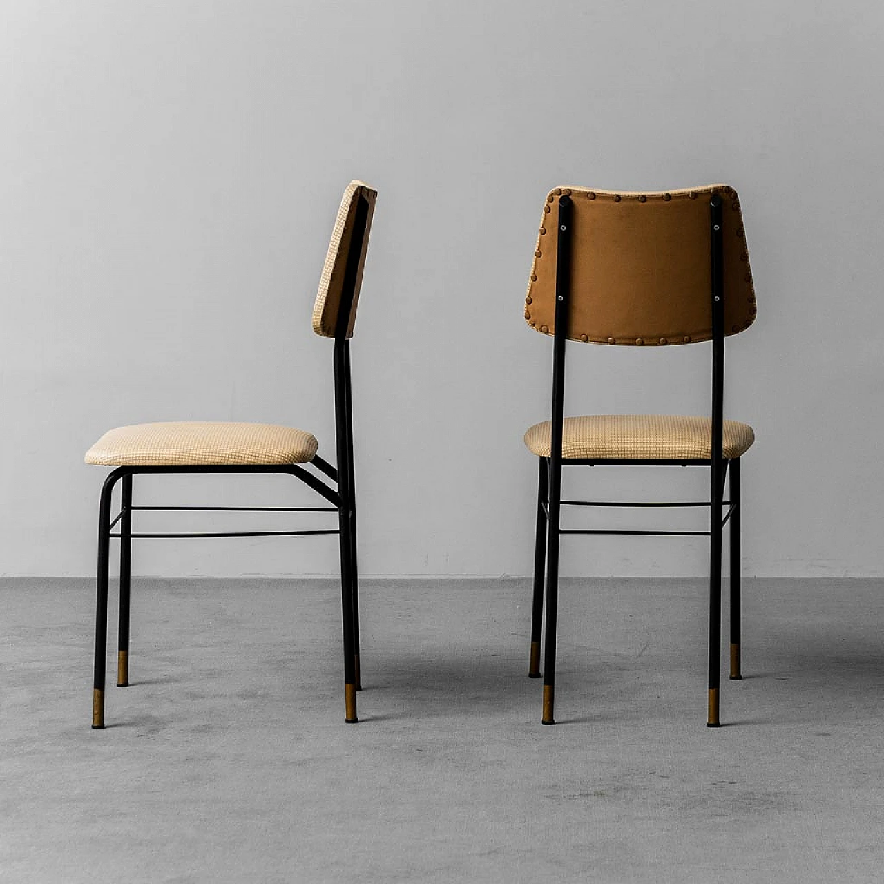 Pair of chairs with wood and metal console, 1960s 4