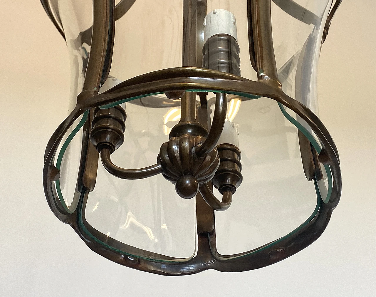Lanterna in bronzo brunito e vetro curvo, anni '60 2