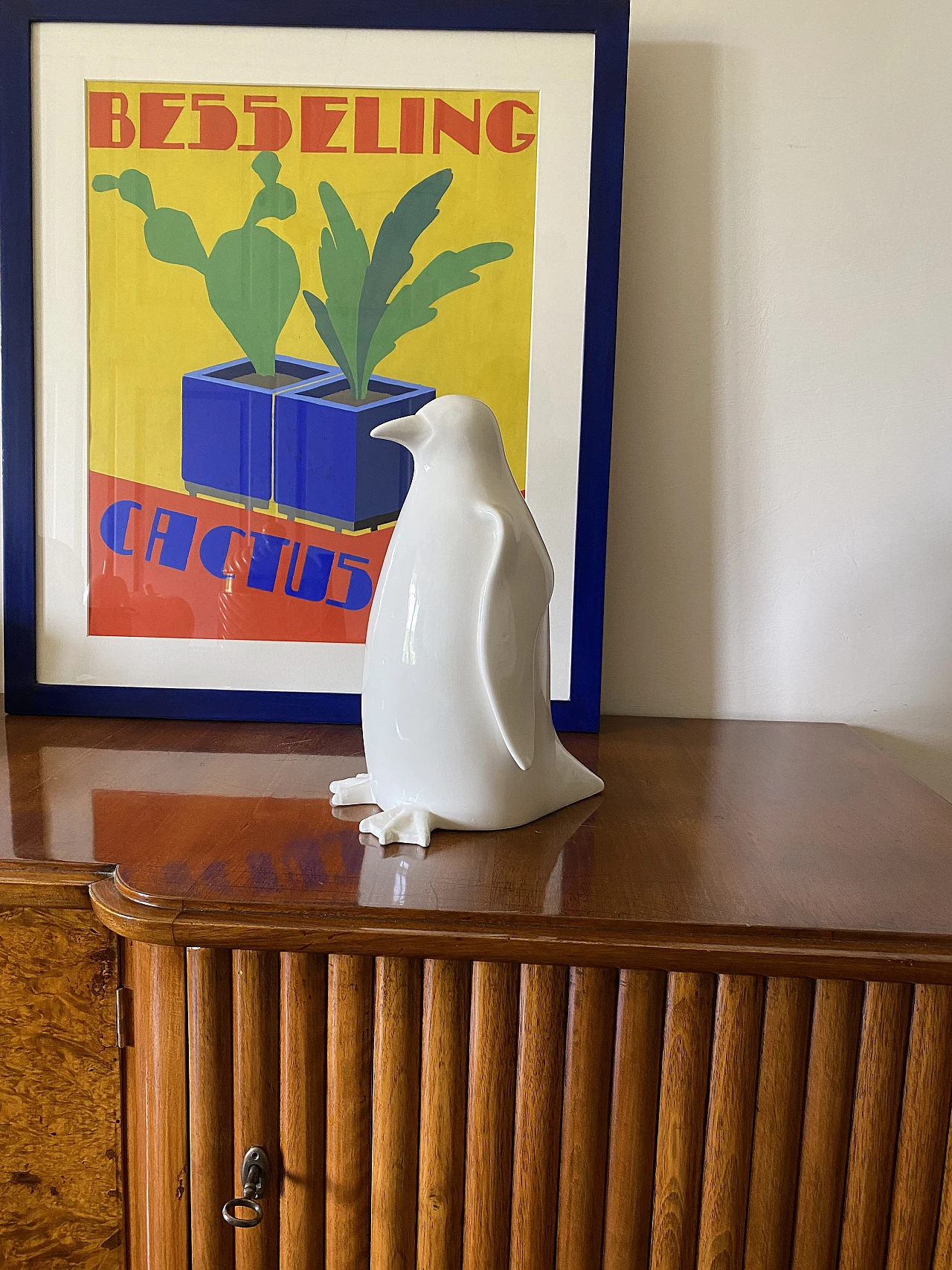 Scultura di pinguino in ceramica bianca, anni '80 3