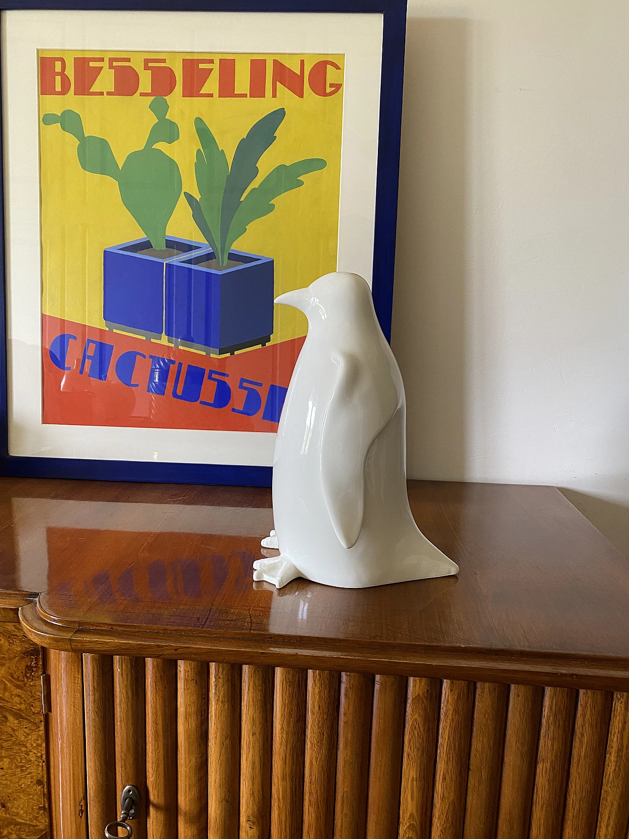 Scultura di pinguino in ceramica bianca, anni '80 5