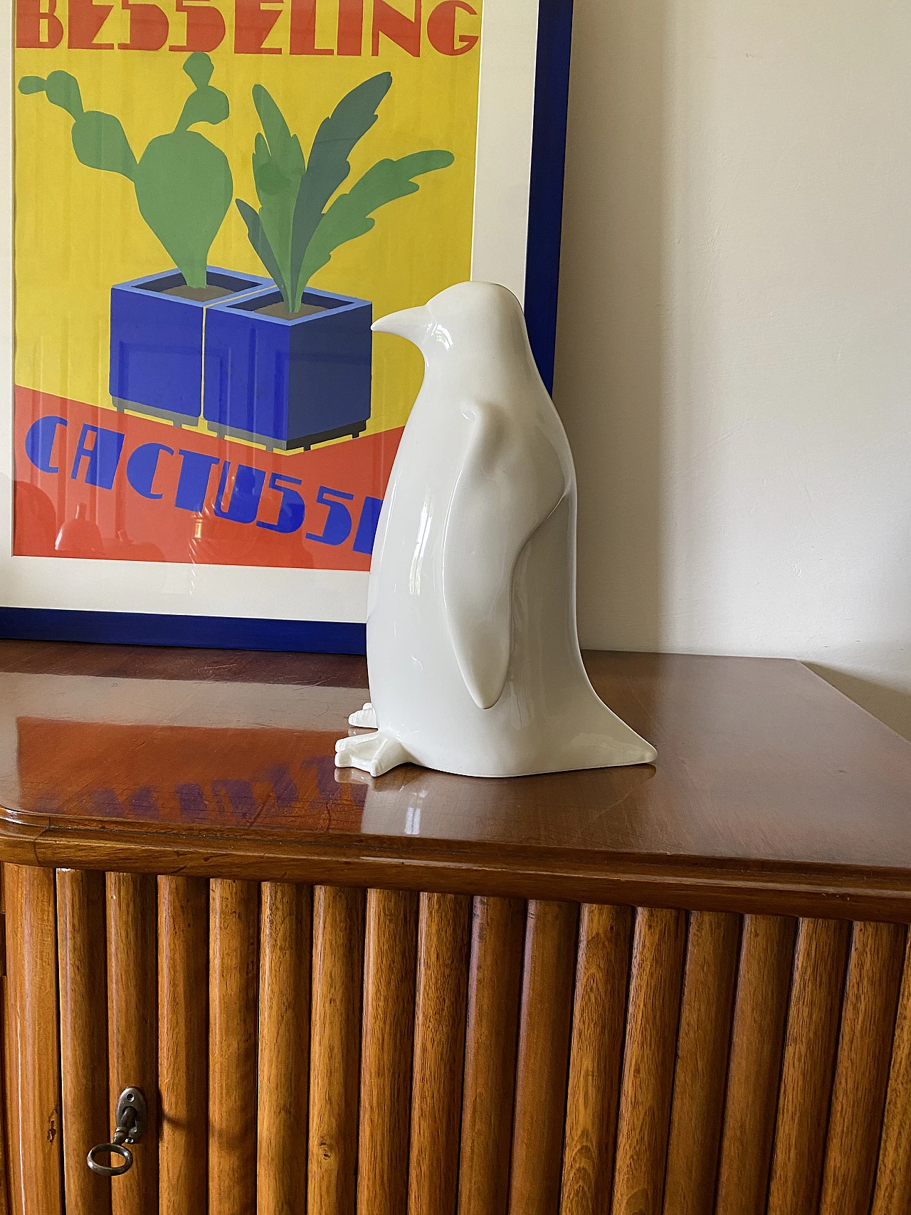 Scultura di pinguino in ceramica bianca, anni '80 6