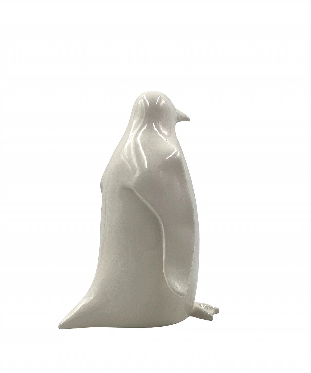 Scultura di pinguino in ceramica bianca, anni '80 15