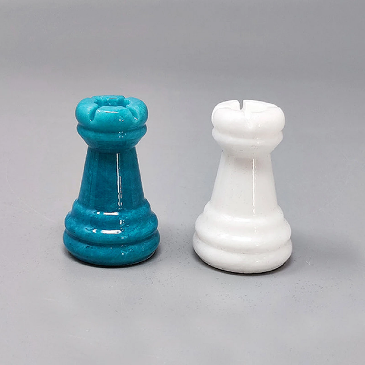 White and turquoise Volterra alabaster chessboard, 1970s 11