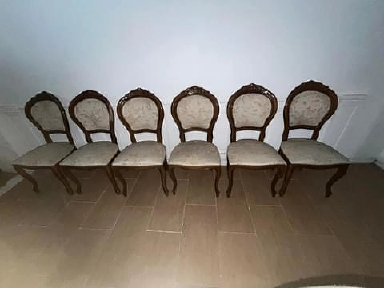 6 Chairs in wood and fabric with floral motifs and swans, 1970s 1