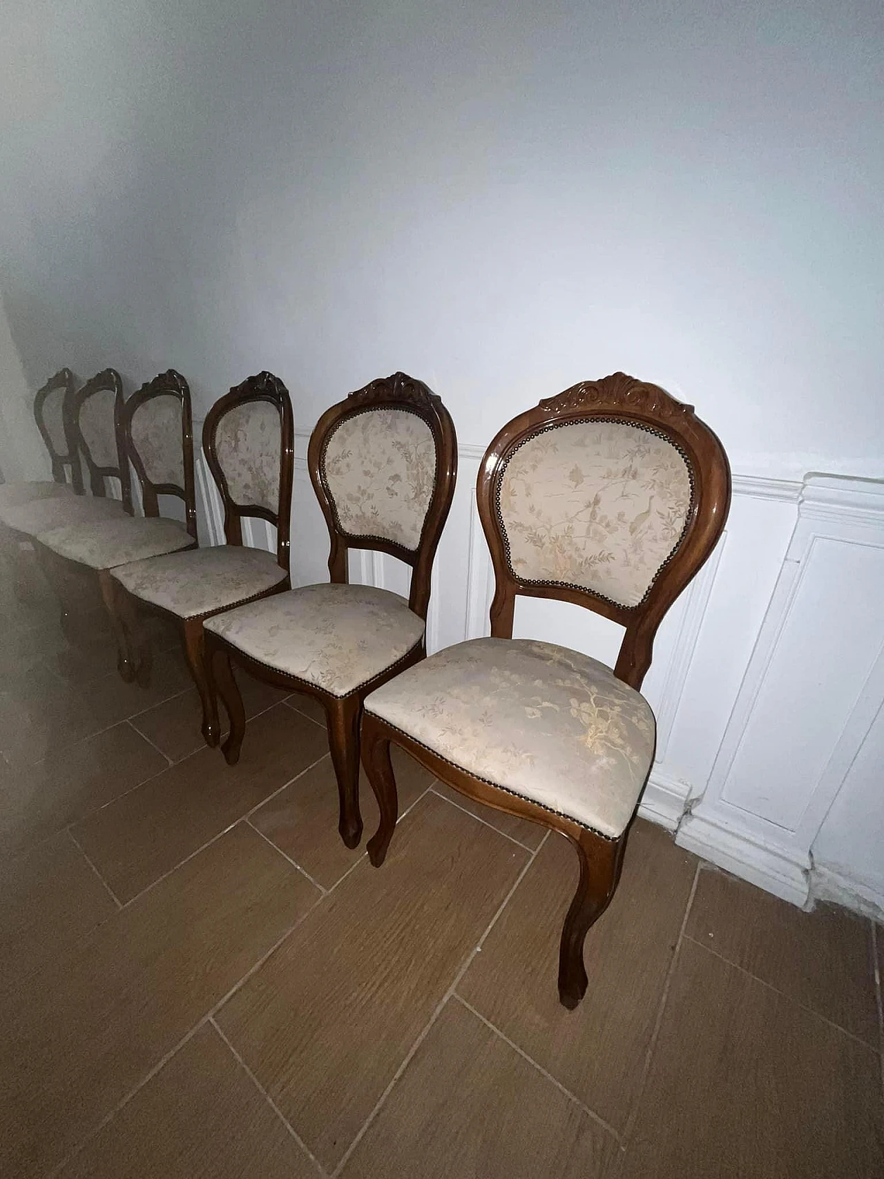 6 Chairs in wood and fabric with floral motifs and swans, 1970s 2