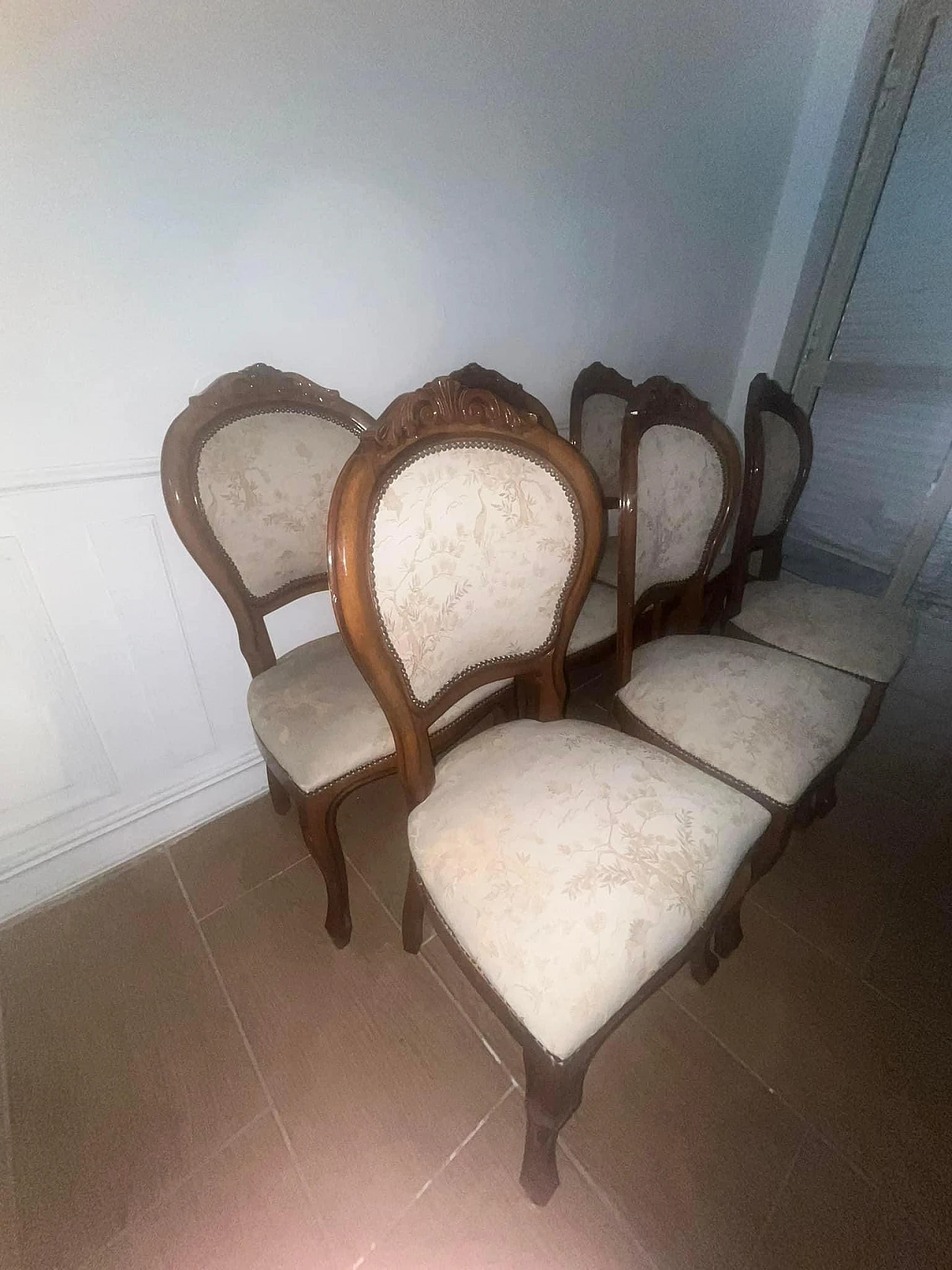 6 Chairs in wood and fabric with floral motifs and swans, 1970s 9