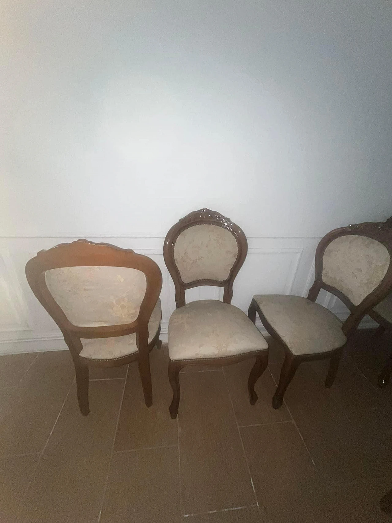 6 Chairs in wood and fabric with floral motifs and swans, 1970s 11