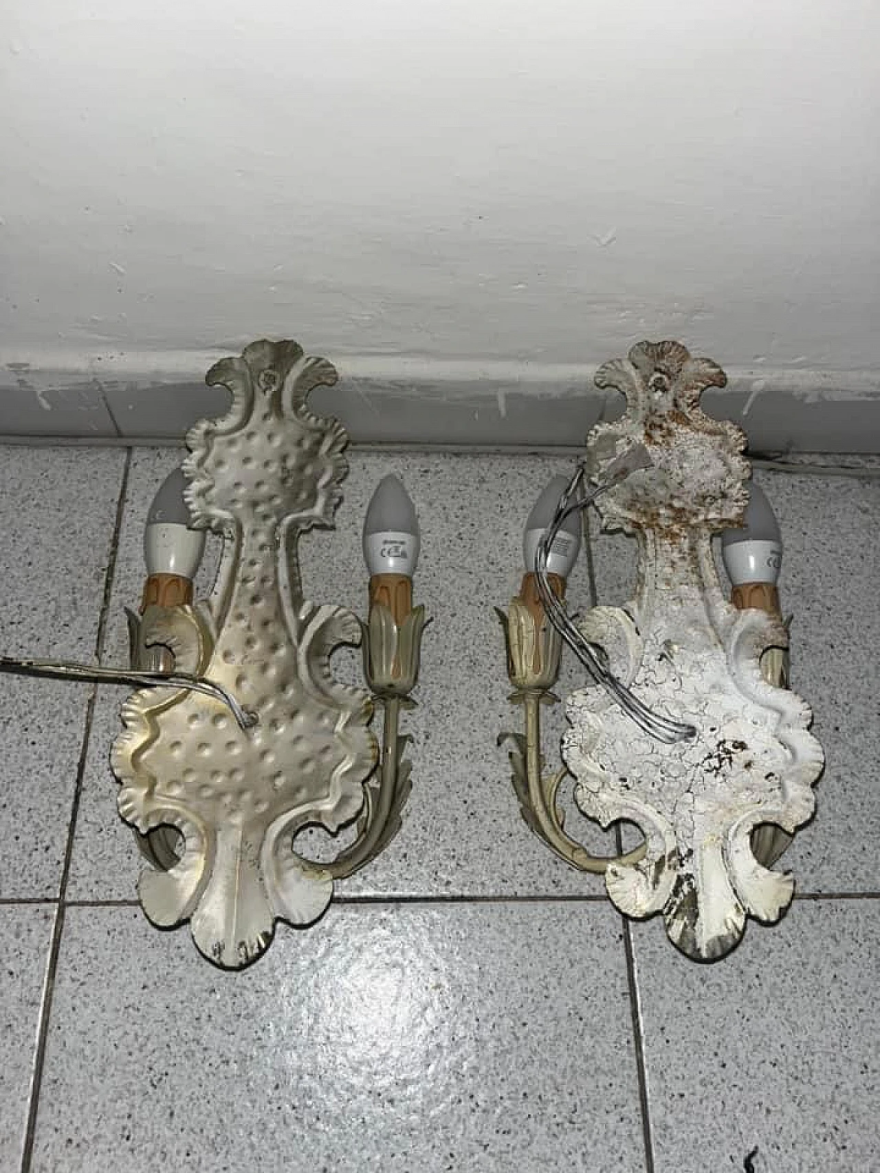 Pair of Venetian style metal wall lights, 1950s 10
