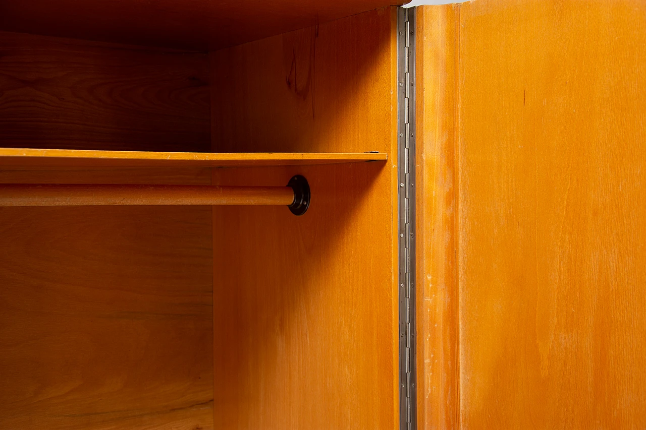 Armadio Bauhaus a due ante di Vichr & Spol per Kovona, anni '50 4