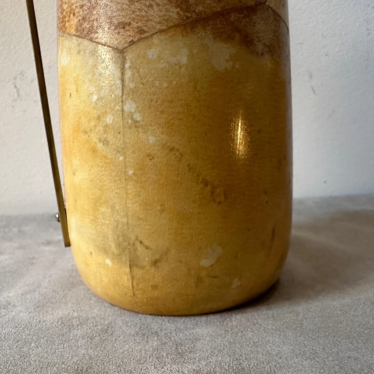 Caraffa in pelle di capra e ottone di Aldo Tura per Macabo, anni '50 4