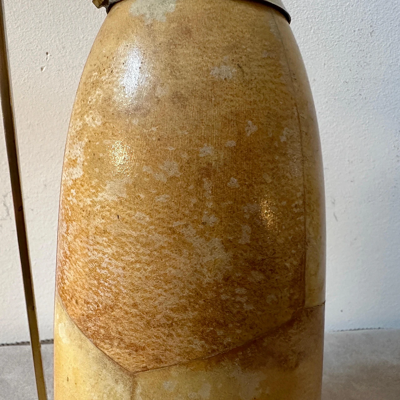 Caraffa in pelle di capra e ottone di Aldo Tura per Macabo, anni '50 5