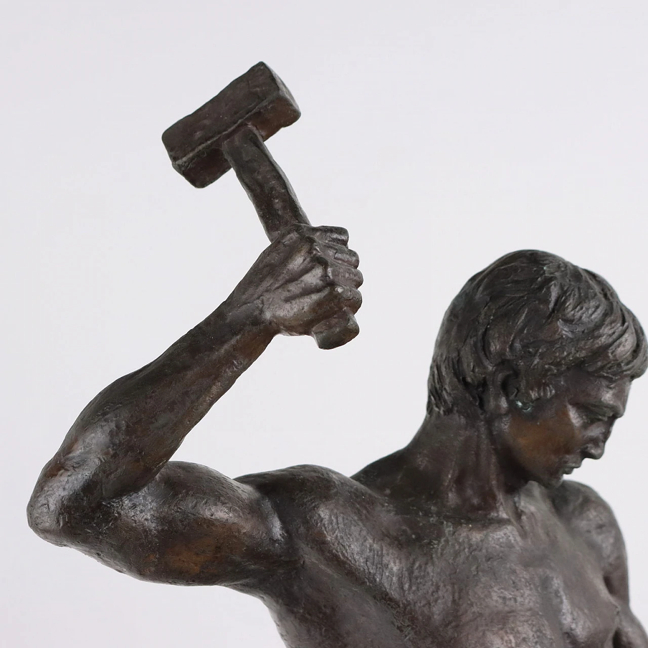 Giannetti, Il Fabbro, nudo maschile, scultura di bronzo e base marmo 5