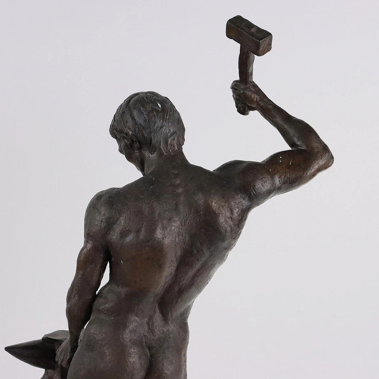 Giannetti, Il Fabbro, nudo maschile, scultura di bronzo e base marmo 8