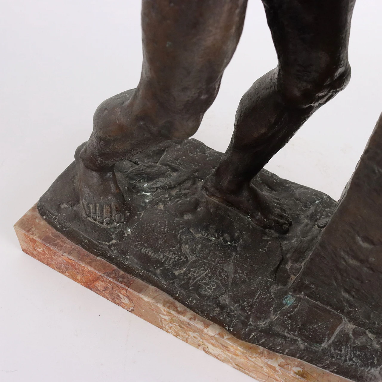 Giannetti, Il Fabbro, nudo maschile, scultura di bronzo e base marmo 9