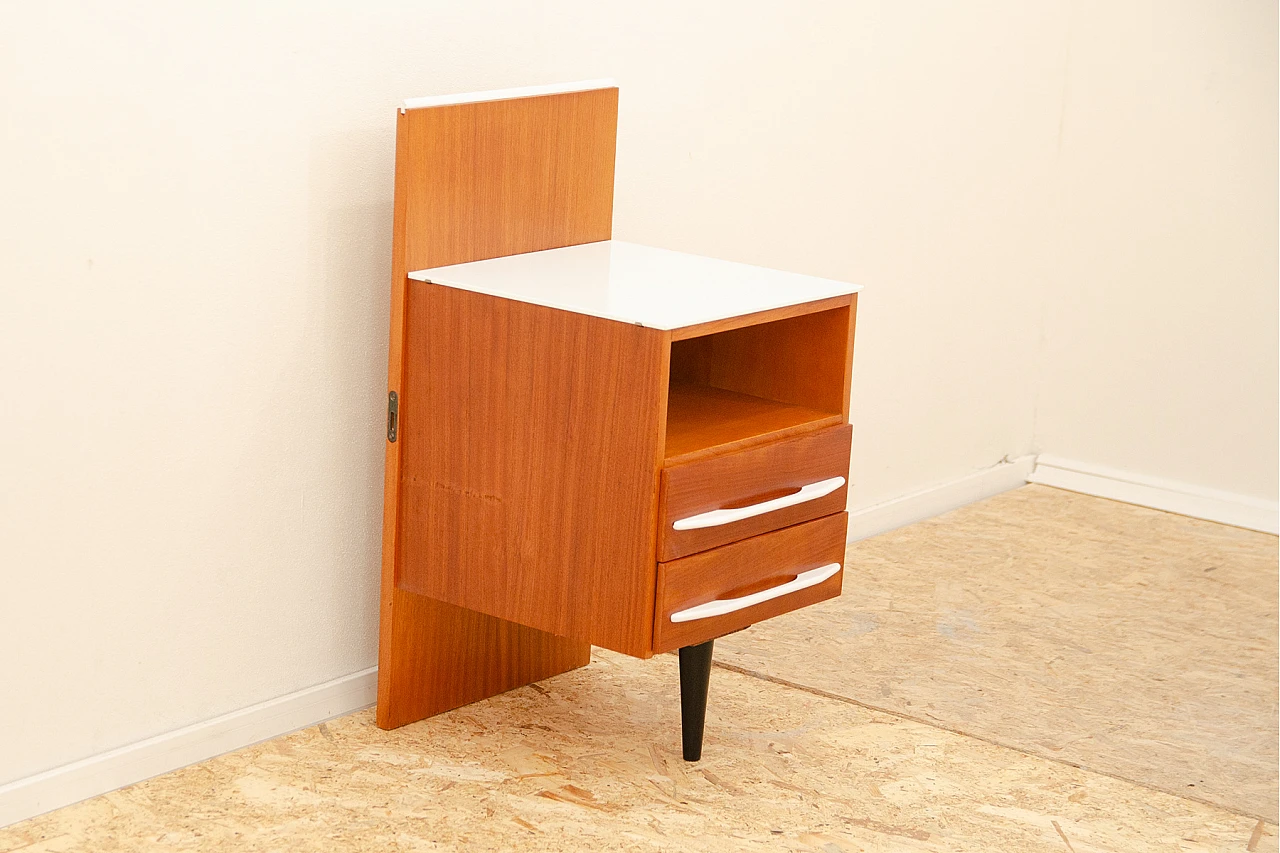 Comodino in legno e vetro di Mojmír Požár per UP Závody, anni '60 4