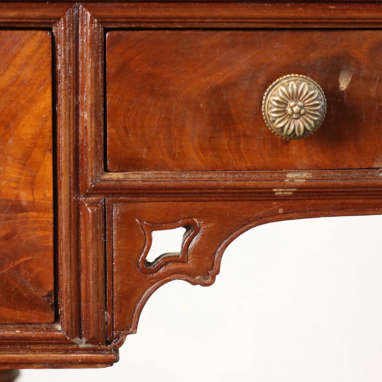Early Victorian mahogany feather panelled writing desk, mid-19th century 5