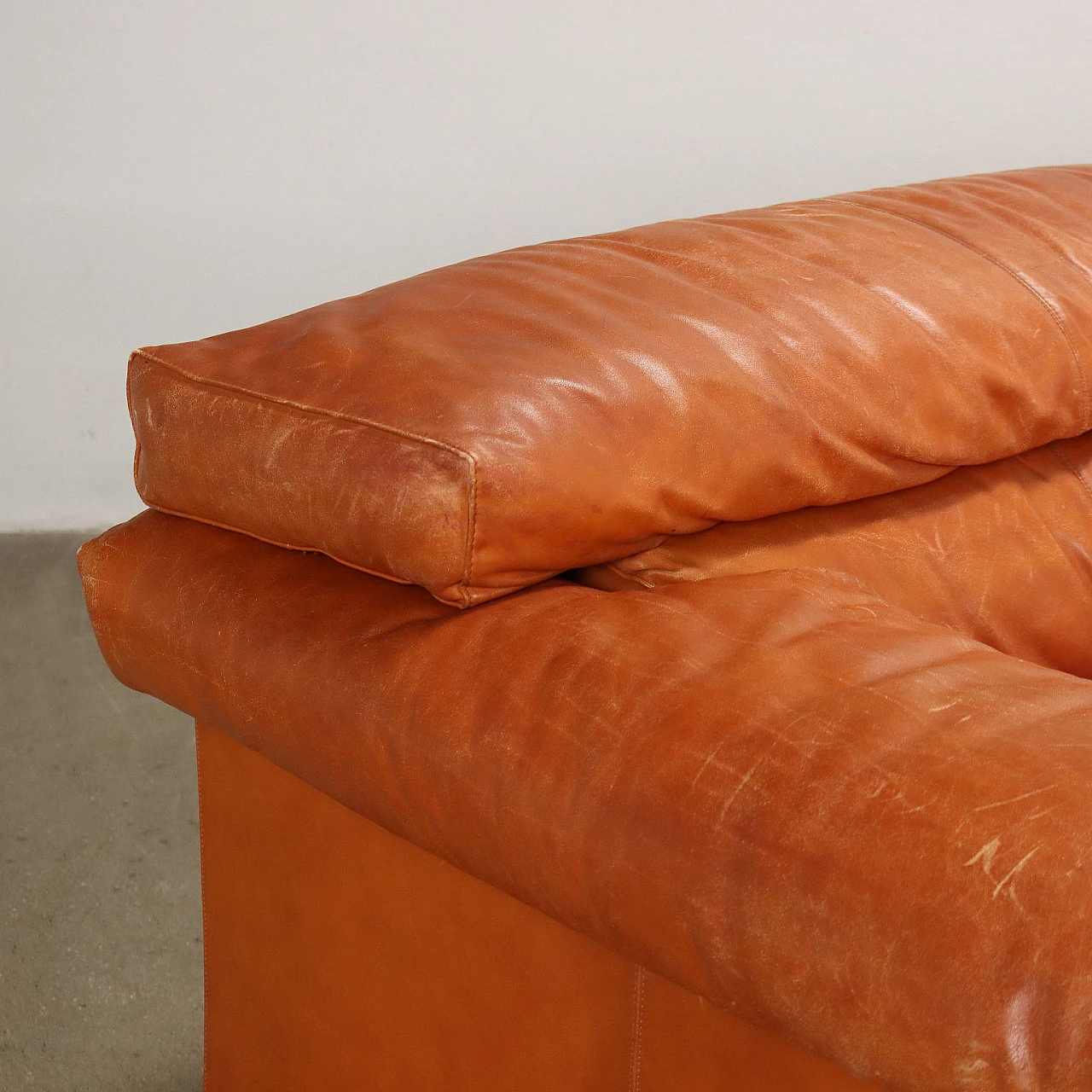 Erasmo leather sofa by Afra e Tobia Scarpa for B&B, 1970s 4
