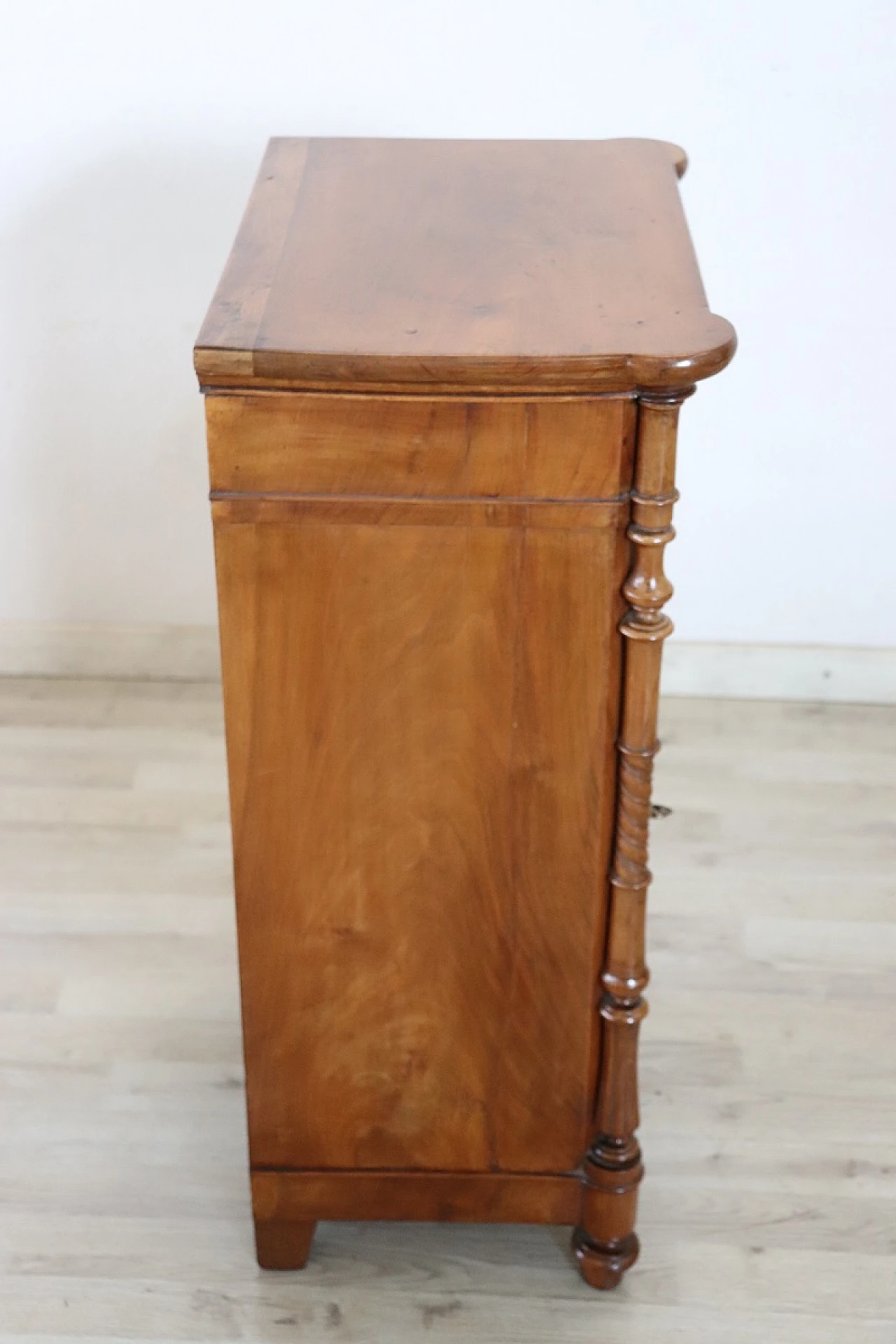 Comodino Luigi Filippo in noce, '800 9
